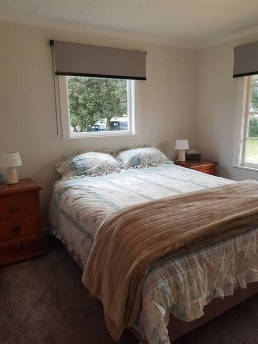 Relaxed Beach Retreat, Mod Family Friendly Bach Foxton Beach Bagian luar foto